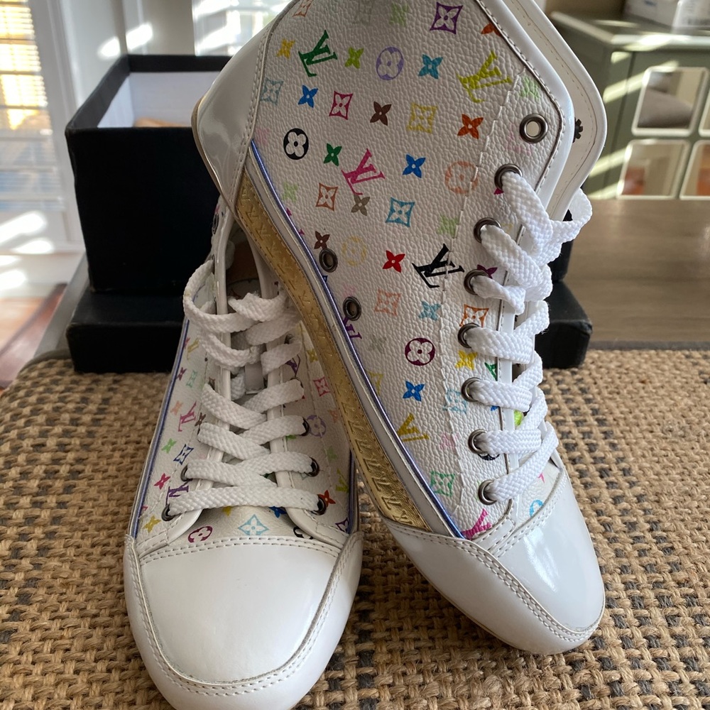NEW LOUIS VUITTON MULTI COLOR LACE UP SNEAKERS SZ6